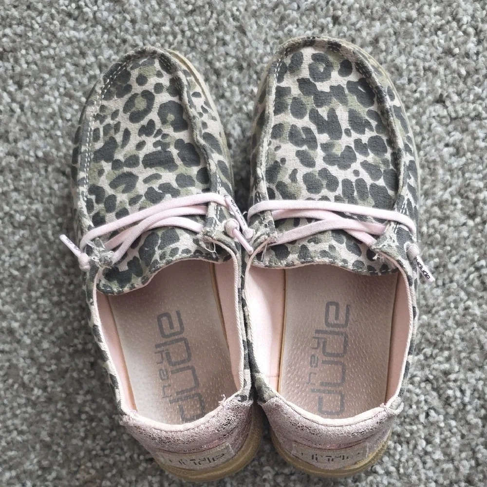 Hey Dude Kids Moccasins in Leopard and Light Pink